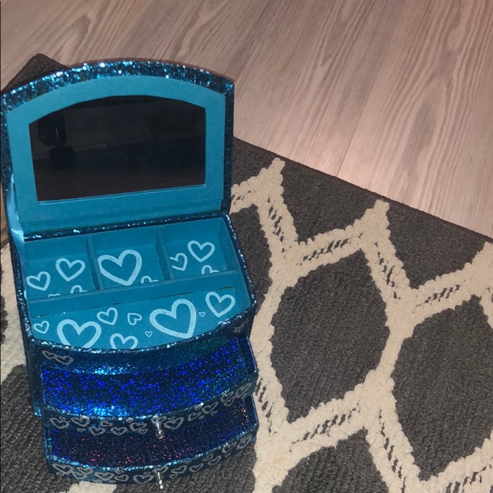 Blue little girls Jewelry box
